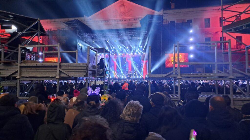 Capodanno A Bari In Piazza Con Emma E Michele Bravi Borderline24